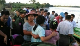 Chìm phà chở 250 người tại Myanmar