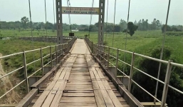 Tìm thấy thi thể nữ sinh lớp 12 nhảy cầu