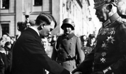 Hitler trở thành kẻ độc tài khét tiếng như thế nào?