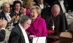 Những câu nói hài hước của Trump và Clinton trong lần gặp mặt mới nhất