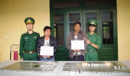 Bắt hai người Lào vận chuyển 69 bánh heroin vào Việt Nam