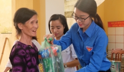 Hoa hậu Đỗ Mỹ Linh, Á hậu Thanh Tú  dành toàn bộ catse ủng hộ đồng bào vùng lũ