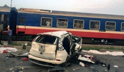 Vụ tàu hỏa đâm ô tô 5 người chết tại Hà Nội: Danh tính nạn nhân