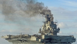 Tàu sân bay Nga bị chê tơi tả vì nhả khói đen mịt mù