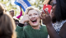 Hillary Clinton là 'nét tô điểm cho sự vĩ đại của nước Mỹ'