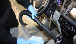 Cách tự vệ sinh và khử mùi nội thất ôtô đơn giản mà hiệu quả