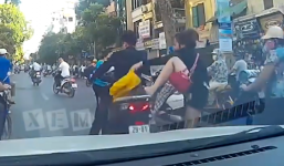 Tạt đầu ô tô, thanh niên chạy SH làm rơi bạn gái khi bỏ chạy