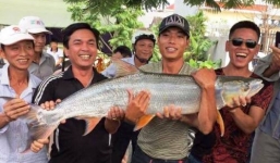 'Thủy quái sông Đà' mắc câu cần thủ Hải Phòng