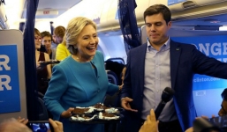 Hillary Clinton tự nhận mình là tổng thống tương lai