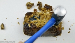 Tra tấn iphone 7 trong Coca-Cola đóng băng suốt 17 giờ