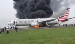 Máy bay chở 170 người bốc cháy khi chuẩn bị cất cánh