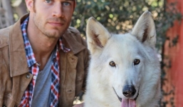 Video: Chàng bác sĩ thú y quyến rũ nhất thế giới