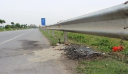 Vụ 2 mẹ con đi SH gặp nạn: Cháu bé bị 2 vết thương ở cổ