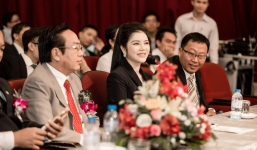 Lý Nhã Kỳ và tập đoàn do cô điều hành vừa được vinh danh