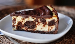 Thưởng thức hương vị mới lạ của bánh Brownie phô mai ngày đầu đông