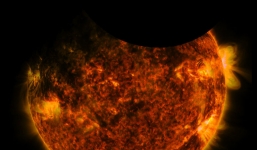 Rộ tin Trái đất chìm trong bóng tối từ 15-29/11