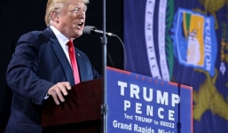 Trump hả hê, cảm ơn trợ lý cấp cao của Clinton