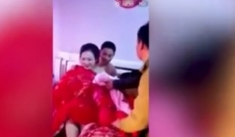 Video: Phẫn nộ cô dâu bị đám khách nam lột đồ trong phòng tân hôn