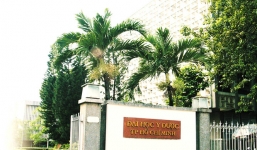 Nam sinh viên Trường Y rơi từ tầng cao xuống khuôn viên trường tử vong