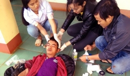 Cẩu tặc bị dân làng vây đánh nhập viện