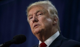 Người phụ nữ tố Trump hãm hiếp đột ngột hủy họp báo vì bị hăm dọa