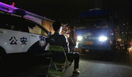 Tài xế bị phạt ngồi nhìn đèn pha nếu bật đèn sai luật