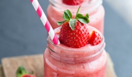 Học pha chế smoothie dâu tây thơm ngon tốt cho sức khỏe