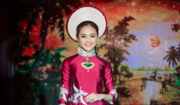 Tố Như lộng lẫy trong trang phục áo dài 39 cánh hạc may mắn