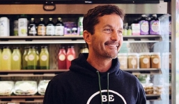 Kẻ nghiện ngập, vô gia cư trở thành ông chủ chuỗi cửa hàng triệu đô