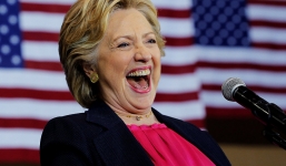 Clinton bị tố phản quốc