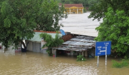 15 người chết, 6 người mất tích do mưa lũ ở miền Trung