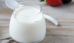 Bật mí cách làm sữa chua mịn đơn giản cho bà nội trợ đảm đang, năng động