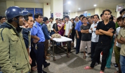 Bé 2 tuổi tử vong, người nhà mang thi thể đến vây bệnh viện