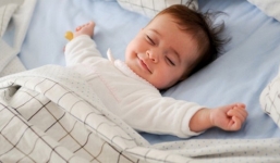 3 mẹo chữa ho ban đêm cho bé giấc ngủ an lành