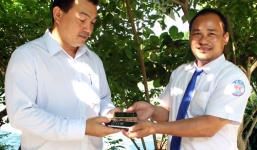 2 điện thoại Vertu gần một tỷ đồng được tài xế taxi trả lại cho khách