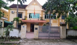 'Điều giáo viên nữ đi tiếp khách là không thể chấp nhận được'