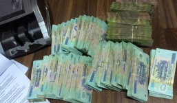 Bắt nữ nhân viên dọn phòng 'trộm' 60 triệu đồng của khách