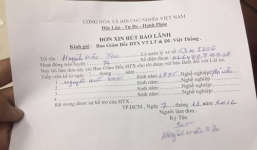 Trường in sẵn giấy 'tự nguyện ủng hộ tiền' rồi bắt học sinh phải ký nộp