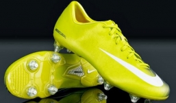 Tổng hợp cách chọn giày bóng đá chất lượng trên sân cỏ
