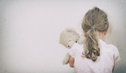 Ba mẹ đừng bao giờ nói với con 5 câu này nhé