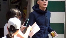 Chồng Lâm Tâm Như nổi cáu, sỗ sàng mắng paparazzi