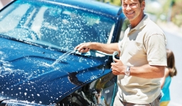 Kinh nghiệm lau rửa xe hơi tại gia đúng cách