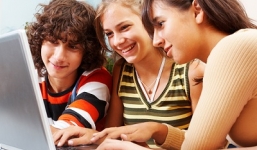 4 bộ phim giúp bạn học tiếng Anh hiệu quả