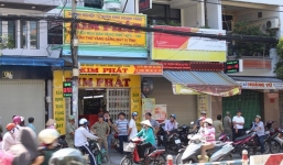 Người mang xăng đến tiệm vàng 'xin' 200 triệu đồng có biểu hiện tâm thần