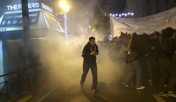 Bạo động bùng phát khi 7.000 người xuống đình biểu tình chống Obama