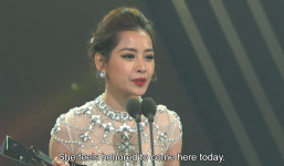 Chi Pu nhận giải tại Asia Artist Awards 2016