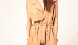 Điểm danh 3 cách chọn áo măng tô cho người thấp