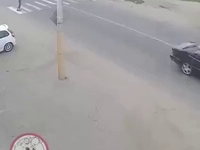 Người qua đường thoát chết nhờ “khinh công”