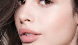 Bật mí cách chọn son che khuyết điểm cực hay