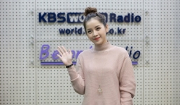 Chi Pu trả lời phỏng vấn đài KBS sau chiến thắng tại Asia Artist Awards 2016